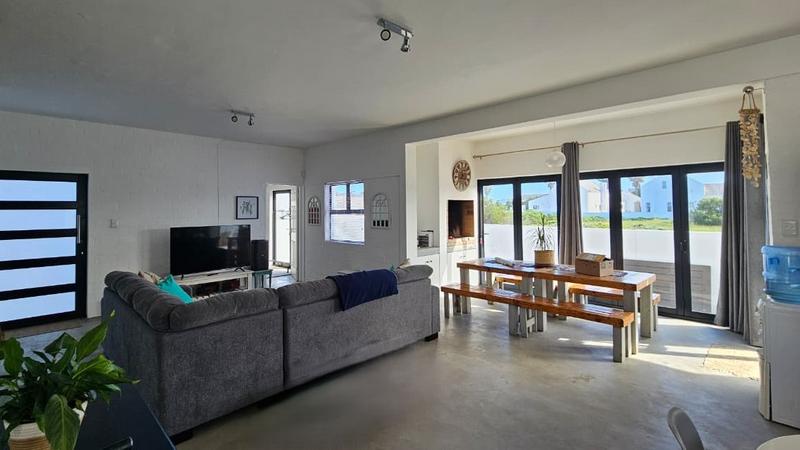 4 Bedroom Property for Sale in Golden Mile Western Cape